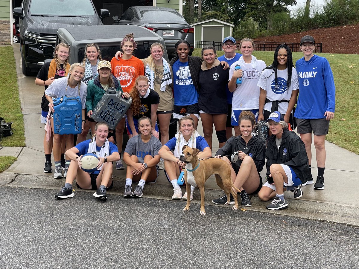 CoachBurson's tweet photo. Thank you ⁦@jaymeecarnes21⁩ for hosting our #DAWGWEEK event this morning! We appreciate your impactful words to the team as well and are looking forward to seeing you next week at your @ung_nighthawks Hall of Fame induction! https://t.co/LuynzTf3t9