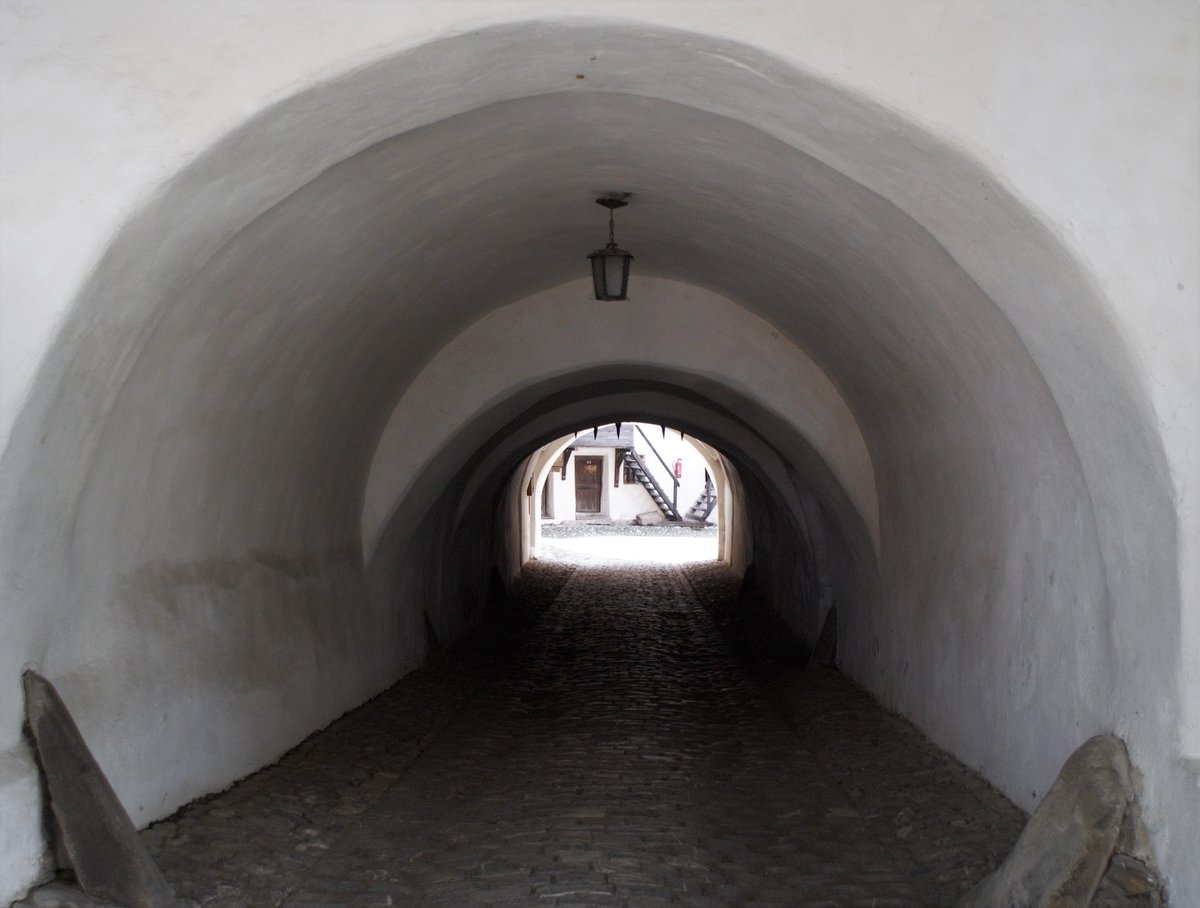 LorinLupchian's tweet photo. Considerată cea mai puternică fortificație țărănească din #Transilvania medievală, Biserica (sec XIII) și Cetatea #Prejmer (sec XV-XVI) are legătură cu stăpânirea cavalerilor teutoni din Țara Bârsei (1211-1225).
#UNESCO #WorldHeritage https://t.co/q1s2pCKSa1