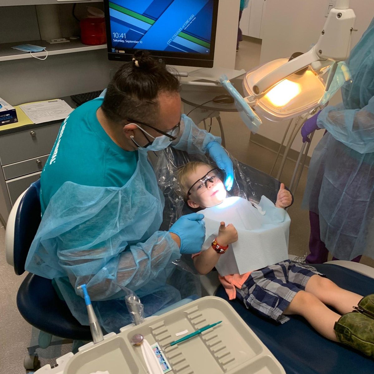 deltadentalil's tweet photo. We are providing free preventive dental care today at @MX_College in Chicago! Delta Dental of Illinois staff, Malcolm X College staff and oral health professionals are all on-hand providing support and care for the community. #DentistBy1 #PreventiveCheckup #KidsOralHealth https://t.co/QlKXngjRCD