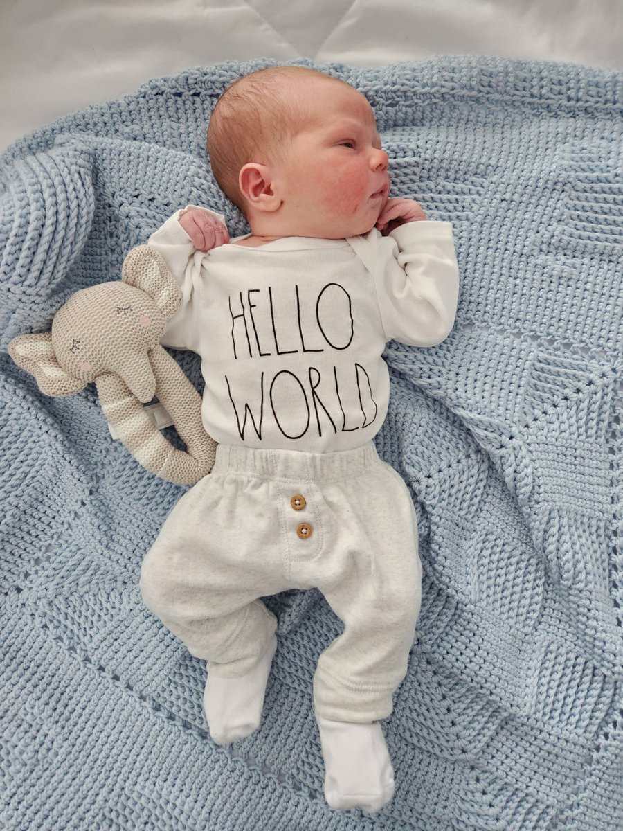 hollinger_t's tweet image. Tayo Eastin - our newest addition to the Hollinger Family. #crazyweek #OBAchampion #newfather
