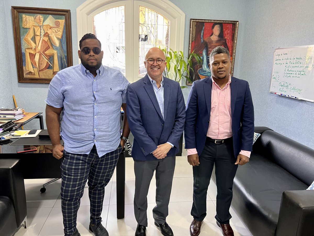 EnlaceDigitalDo's tweet photo. Se suman, al verdadero proyecto de nación de Francisco @DominguezBrito, los compañeros Rafael Anibal de los Santos, Pte. Intermedio OMAR Torrijos B-2 y Francisco Cabrera, nuevo Pte. Intermedio Máximo Cabral.

¡16 de octubre VOTA 3!

#TiempoDeFrancisco
#Vota3 #FranciscoPresidente https://t.co/tmu27tM7lO