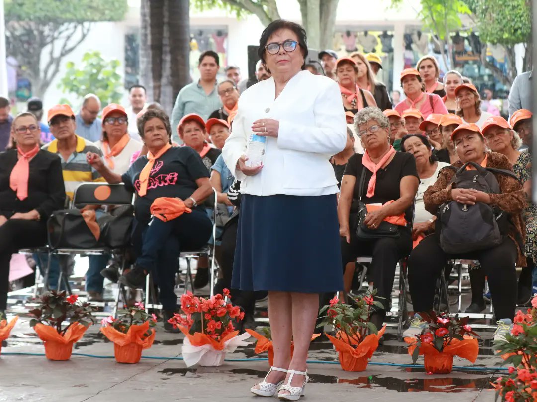 MariaAsencionAl's tweet photo. El día de ayer rendí mi primer informe como diputada federal por mi municipio #Tlajomulco. Gracias a todos lo que me acompañaron.
¡El futuro es naranja, es tiempo de las mujeres, es tiempo de Tlajomulco!
#DoñaMary
#1PrimerInforme https://t.co/8ZNN5e4zlL