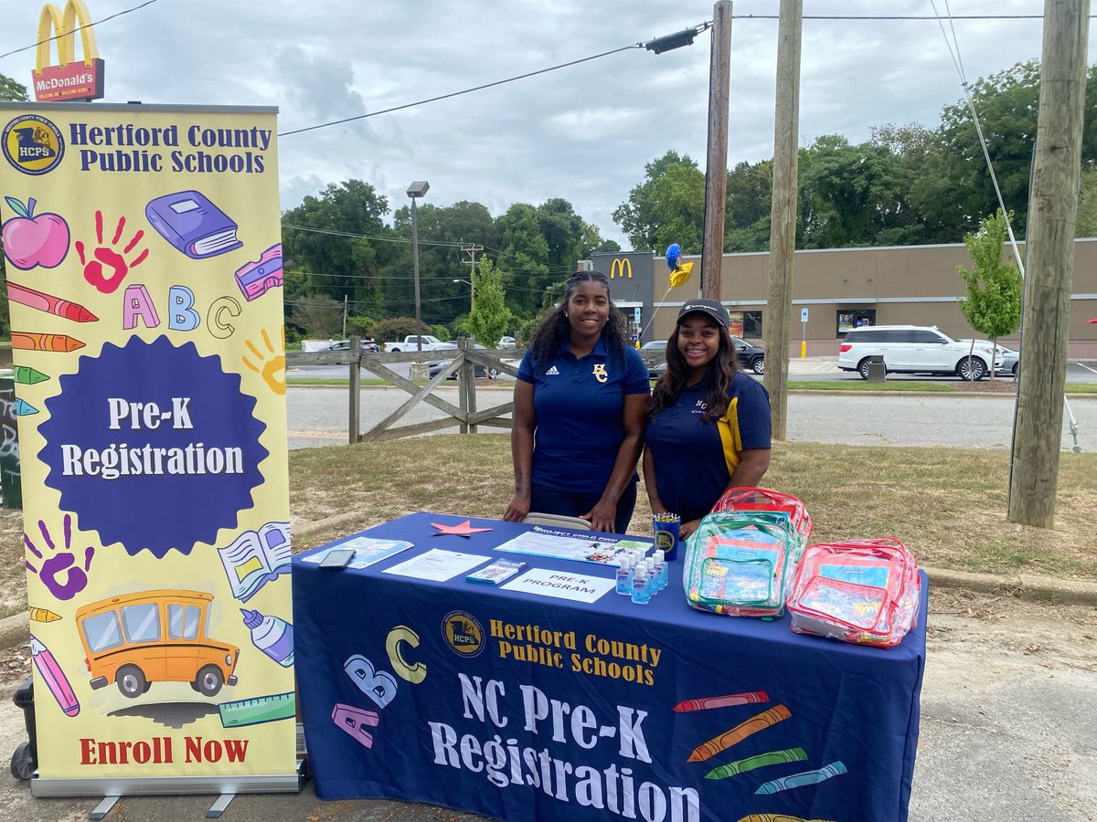 tammi_ward's tweet photo. Principal Brown @RiverviewEleme1 & @HCPS01 DO Ms. Britt make sure Pre-K is #allinforlearning. Check the @HCPS01 website for enrollment packets. It’s not to late. #newthinking4newtimes https://t.co/4SHqEOvGnA
