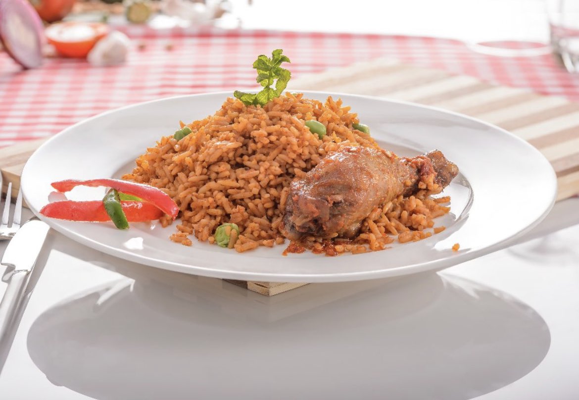 theplace_ng's tweet photo. Which side are you on?

Team Jollof Rice or Team Fried Rice? 😋 https://t.co/h0Gm1vh34h