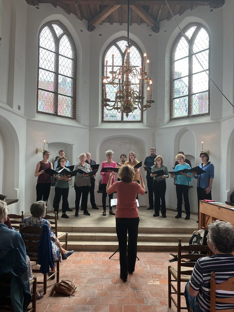 armendepoth's tweet photo. De rust is wedergekeerd in hofje De Armen De Poth na een gezellige dag vol aanloop. Dank eenieder voor de aanwezigheid en geniet thuis lekker na. #openMonumentenDag #Amersfoort #Cultuur #historie https://t.co/1gyEqJEUVd