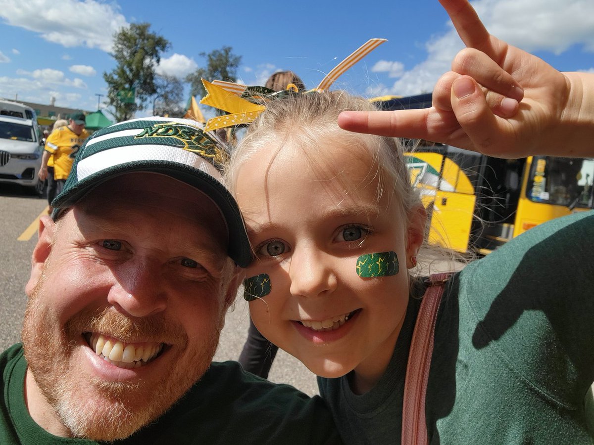 erikhatch's tweet image. #scheelsgameday