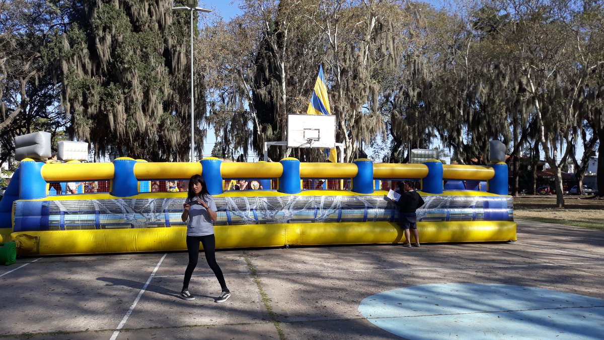 CARCSocial's tweet photo. 🇺🇦 Ya estamos en la #CruzadaCanalla 

Venite a Martín Fierro y Maza para pasar una tarde con juegos, inflables y sorpresas.

#CARCSocial https://t.co/cNjAIWxKbB