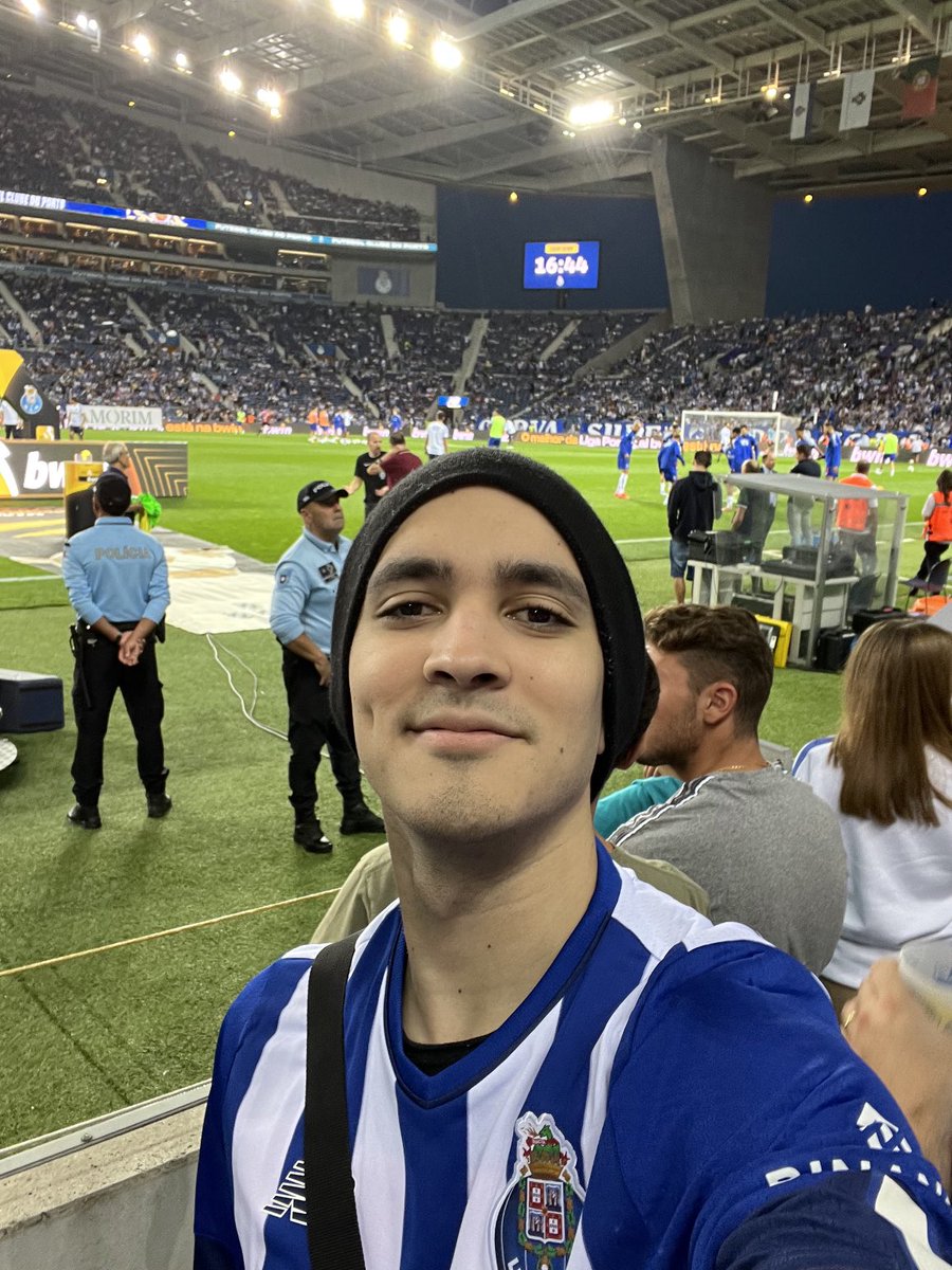 Vamooo ⁦<a href="/FCPorto/">FC Porto</a>⁩ 

Obrigado ⁦<a href="/otaviomonteiroo/">Otávio Monteiro</a>⁩, nas próximas quero ver você em campo!
