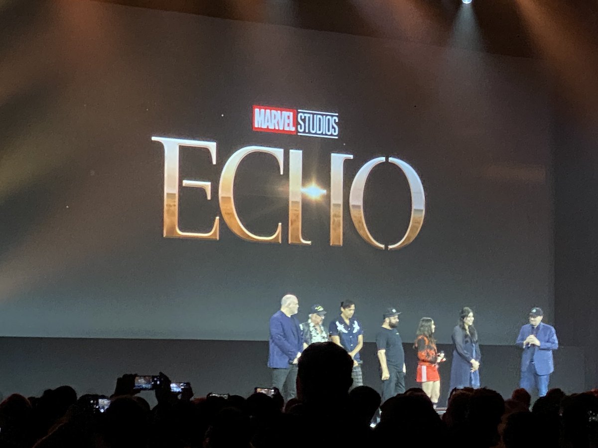 MundoGossip13's tweet photo. Ahora muestran un primer vistazo de 'Echo' donde se ve a Kingpin y confirman que el disparo de Echo le dejó el ojo destrozado a Kingpin.
#D23Expo #D23Expo2022 #MarvelStudios https://t.co/tTpEVkAijH