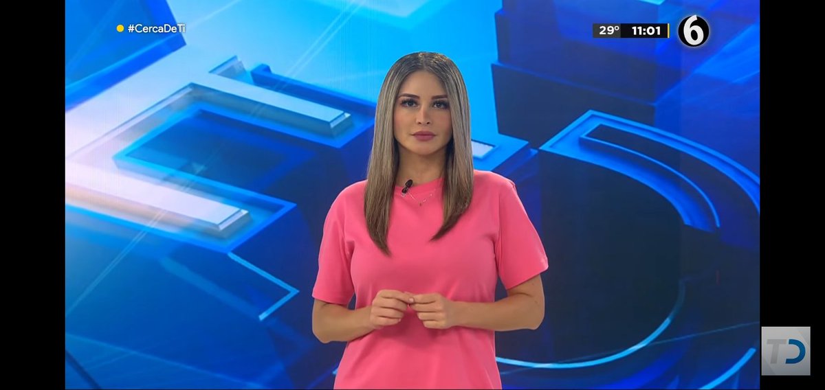 WalterDavid2000's tweet photo. Hola 👋🏻, @_sandrasandoval, ¿Qué tal? ¡Qué gusto 👍🏻! El Jueves 8 🗓 ha sido tu cumpleaños 🎂... ¡Felicidades 🎂! Yo quiero verte en @mileniotv 📺 y yo quiero que te hagas un chongo en tu pelo y verte con el cabello amarrado y ya no suelto 💇🏼‍♀️, ¿Por favor? Saludos 👋🏻 desde: Perú 🇵🇪. https://t.co/3o4IitGwl9