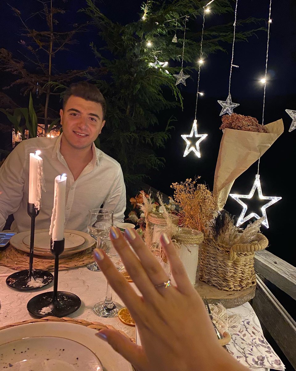 Havvaaongul's tweet photo. Benim gecem aydınlandı 💍♥️ https://t.co/RdUghfiwhk