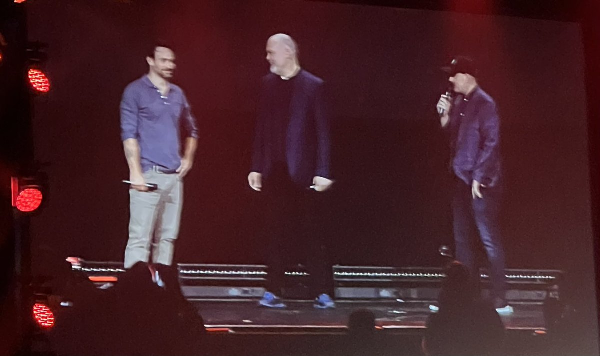therealsupes's tweet photo. CHARLIE COX IS HERE WITH VINCENT D’NOFFRIO FOR DAREDEVIL BORN AGAIN! #D23Expo https://t.co/UpHeaoPBBU