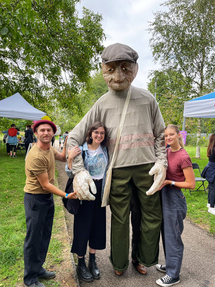 Jo Fisher (@jo_fisher_) on Twitter photo Loved meeting <a href="/lukebrownco/">Luke Brown Company</a>’s Daniel today. The most gentle of giants 💙🌼 <a href="/aitmfest/">All in the Mind Festival</a> #aitmfest22 #outdoorarts #hampshire Loved meeting <a href="/lukebrownco/">Luke Brown Company</a>’s Daniel today. The most gentle of giants 💙🌼 <a href="/aitmfest/">All in the Mind Festival</a> #aitmfest22 #outdoorarts #hampshire