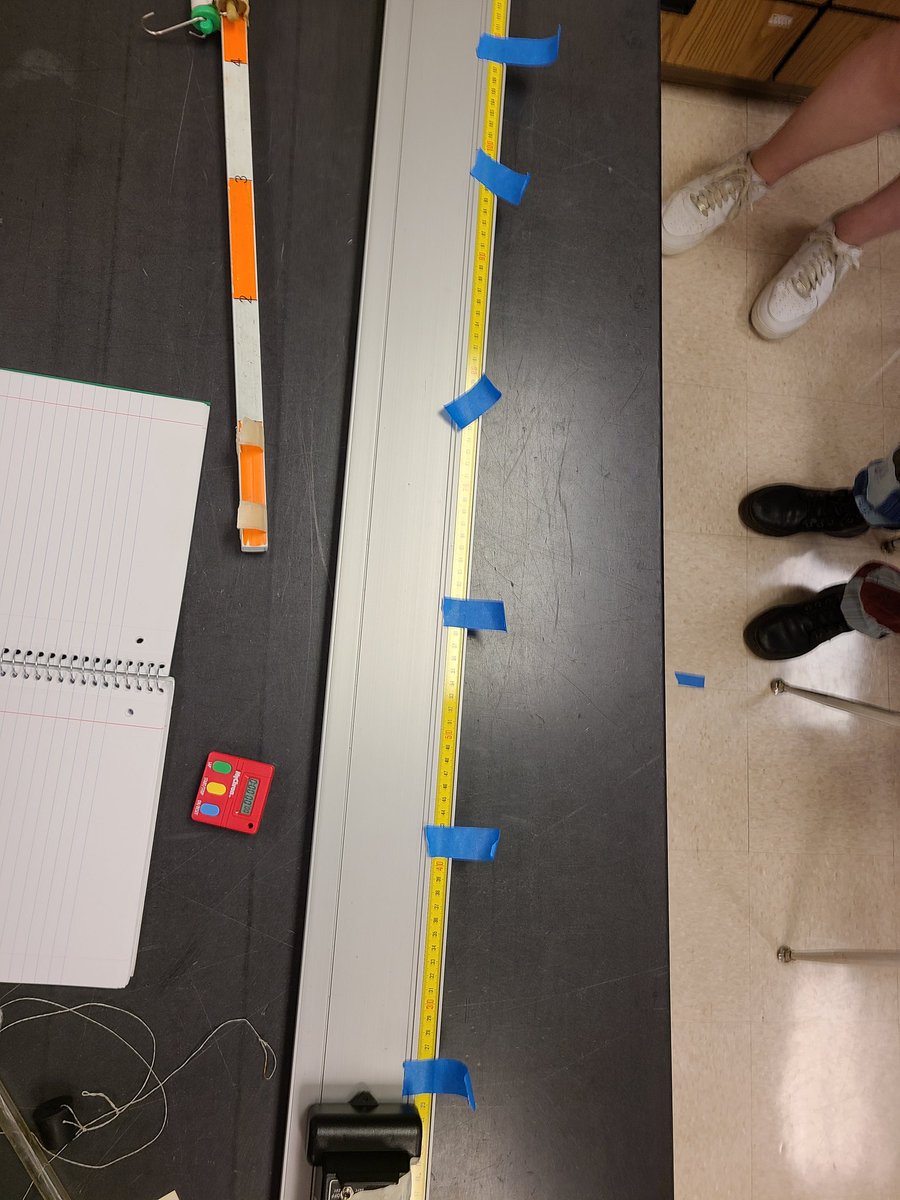JConnellEast's tweet photo. Replaced spark timer with painters tape in our dot diagram lab #iteachphysics https://t.co/rzMQLBMEWF