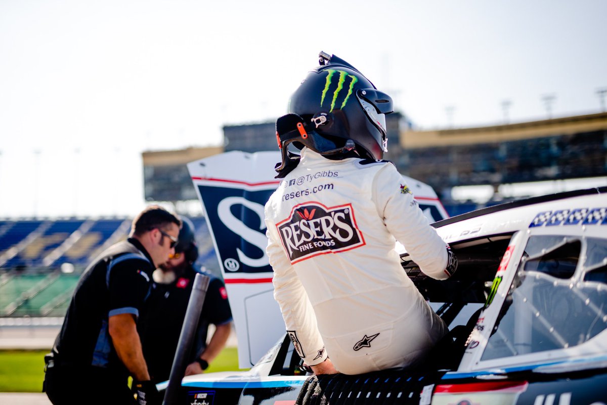 𝙎𝙏𝘼𝙂𝙀 𝙊𝙉𝙀 𝙒𝙄𝙉𝙉𝙀𝙍: @TyGibbs_ @BrandonJonesRac P3 @sammysmithSS P4 #TeamToyota