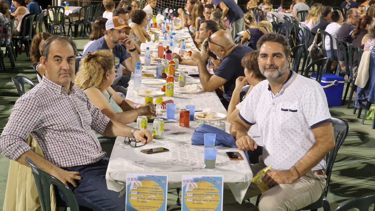 DGarcia_MJ's tweet photo. 👉 Aquesta tarda els companys de @Cs_SantCugat compartim amb els veïns del barri de Mas Gener de #Mirasol l'inici de la #FMMasGener 👍 Felicitem a la @ApvMas pel seu esforç i dedicació al barri i pel treball realitzat per a organitzar els actes
🎉 Bona Festa Major! https://t.co/5aZCMeU16Q