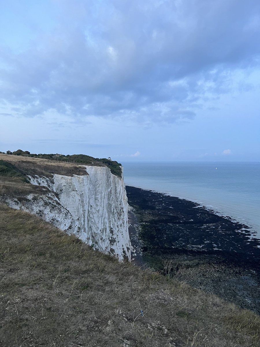 p0ssiblylana's tweet photo. dover cliffs are so beautiful https://t.co/Mq7gnulo3Q