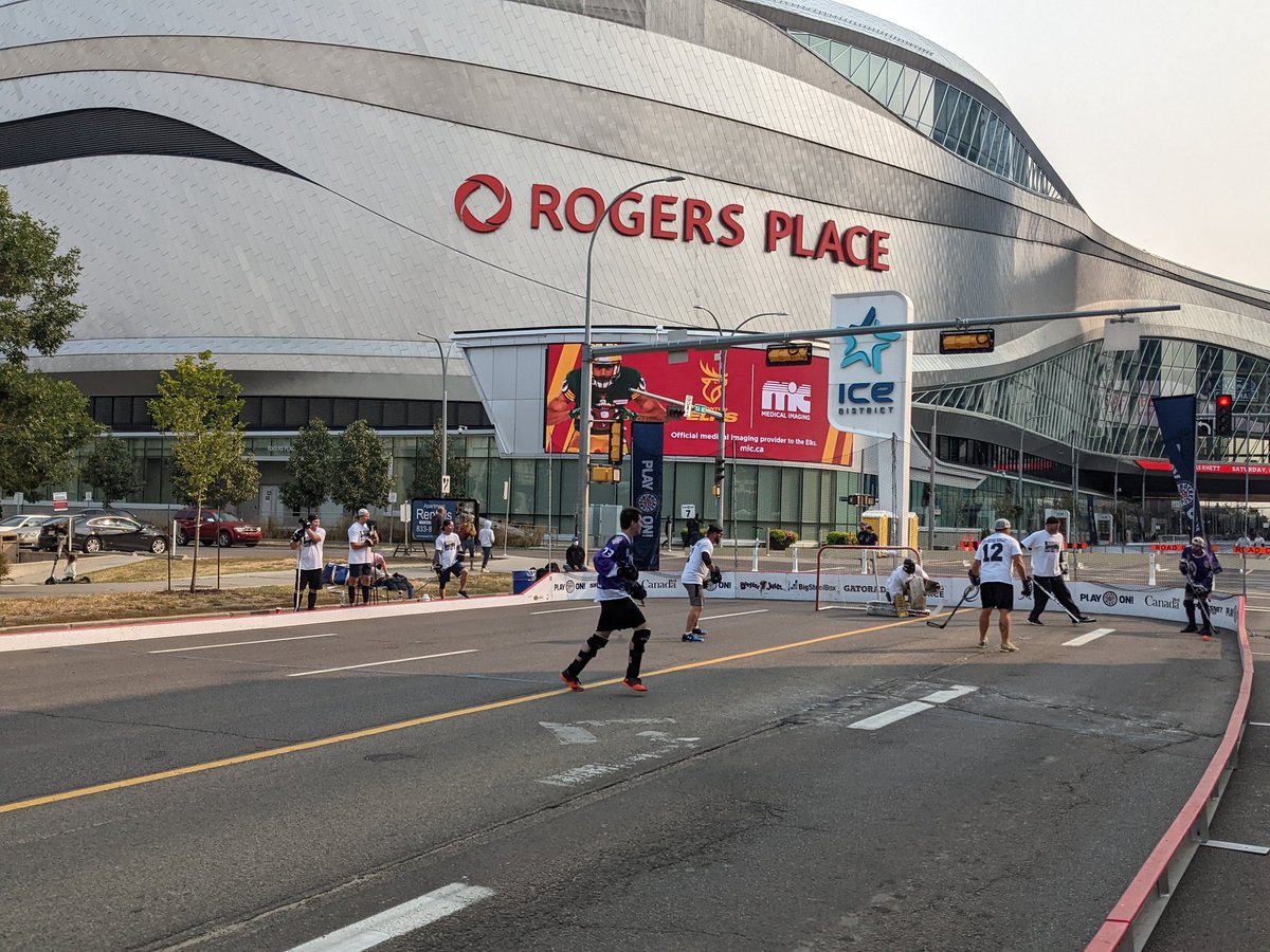 PlayOnEdmonton's tweet photo. Pics from Day 1 of #PlayOnEdmonton! If you have pics from today and would like to share them, reply below in the pic thread and use hashtag #PlayonEdmonton or #PlayOnCanada! We want to see your pics! 🙌 @PlayOnCanada https://t.co/BBxVZNpdKr