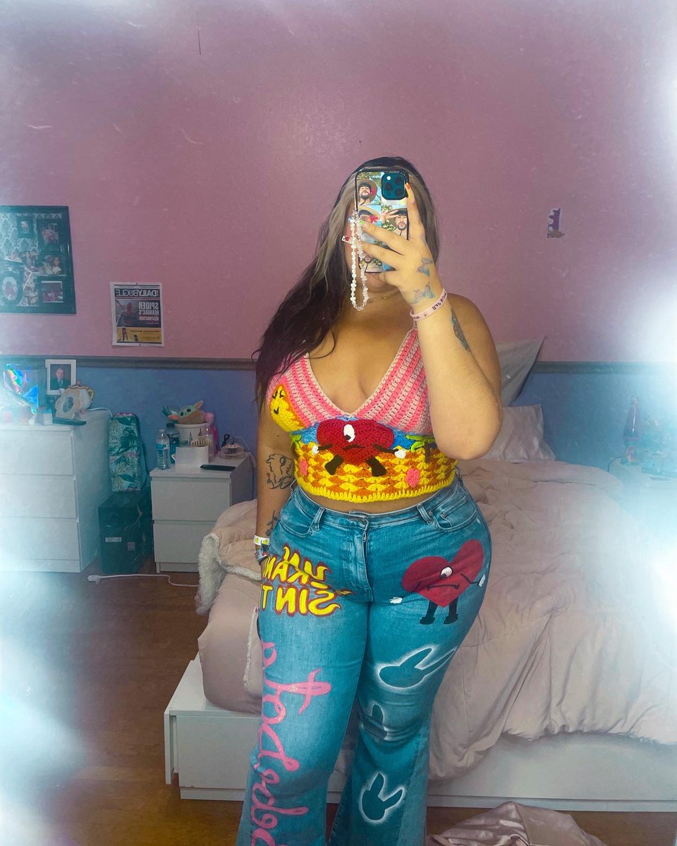 lyssacxx3's tweet photo. bad bunny concert last night🐰🔥 #badbunny #worldshottesttour #Badbunnyconcert #badbunnydallas @sanbenito https://t.co/3UIXrlICUK