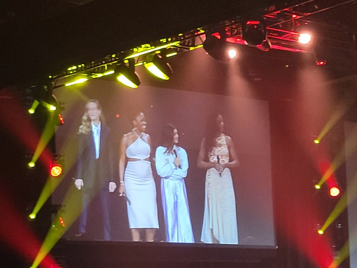 thxgeekreporter's tweet photo. Todas las #Marvels en el escenario de la #D23Expo
Síguenos en la página principal de #TheGeekReporter
https://t.co/2O9EiRDL53 https://t.co/y0gcqhEJ8V