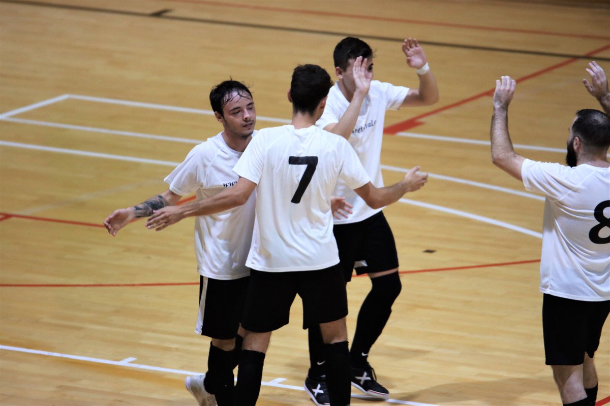 Salva Gomar (@salvador_gomar) on Twitter photo Hoy es un gran día para nuestro #futsal: ha comenzado la I edición de #LaNostraCopa masculina 👏👏👏💪
Me he acercado a L’Olleria para ver el <a href="/futsalolleria/">FutbolsalaOlleria</a> 🆚 CE La Pobla del Duc. Gran recibimiento de los dos presis… y eso que Francesc jugaba el partido! 😀 Hoy es un gran día para nuestro #futsal: ha comenzado la I edición de #LaNostraCopa masculina 👏👏👏💪
Me he acercado a L’Olleria para ver el <a href="/futsalolleria/">FutbolsalaOlleria</a> 🆚 CE La Pobla del Duc. Gran recibimiento de los dos presis… y eso que Francesc jugaba el partido! 😀