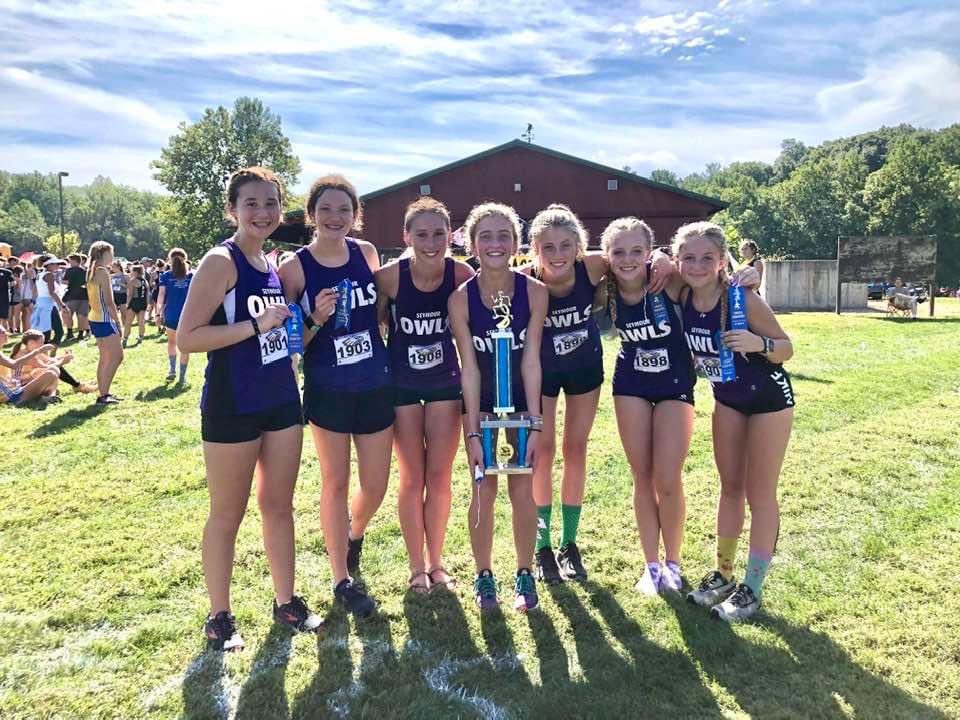 1st place at the 2022 Brown County Eagle Classic with the help of our #FabulousFreshman #OwlsWill 💜🦉🏃‍♀️