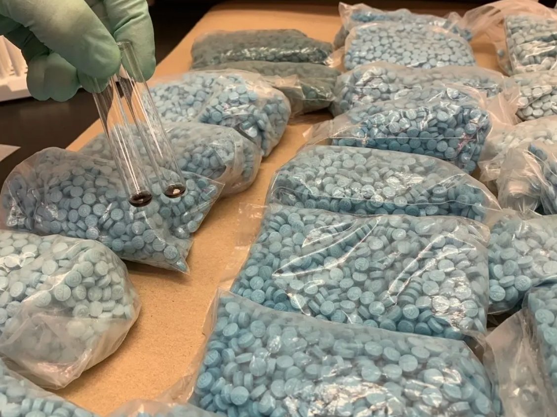 lbox327's tweet photo. ...
More Addicting than Cocane ...
More plentiful than any other drug on the Streets
More deadly than a Gun
Not grown in Nature ... Made in a Lab
$$$ Medical Doctors First Choice $$$
$$$ WarOnDrugs $$$
#ControlledSubstance
#Fentanyl
#OpEndAddiction https://t.co/cedQPkHJWc