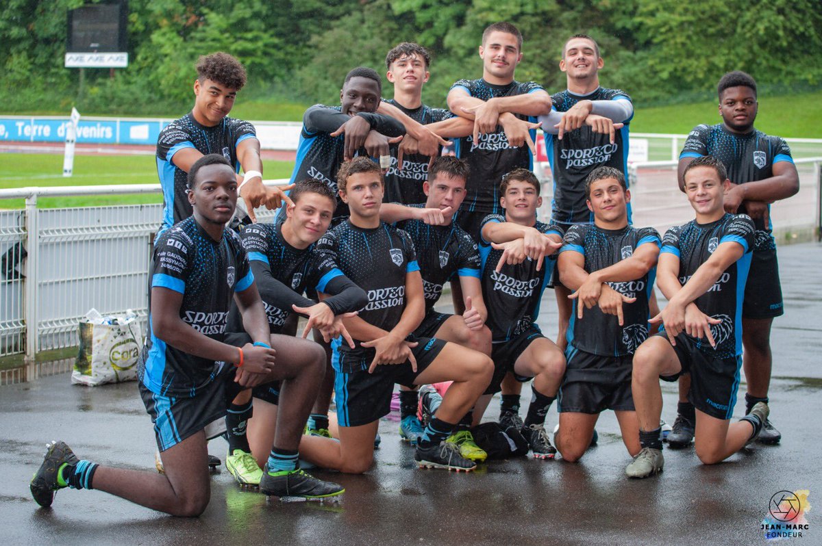 Les U16 Alamercery et U18 Crabos remportent cette étape de qualification en 2 phases pour le compte du championnat de France à 7 👏🤩

Les résultats du jour 👇
rcmessonne.com/archives/91929

ALLEZ MASSY ! 🔵⚫️
#RêverFort #MadeInMassy