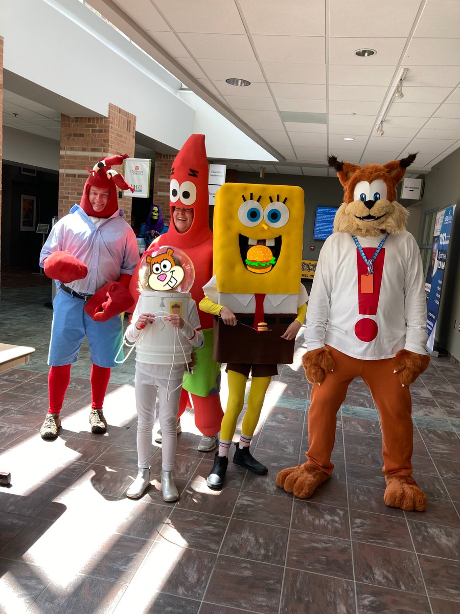 RustyTheBobcat's tweet image. The SpongeBob Crew and Bubsy (me) at RobCon 2022
#robcon #robcon2022 #bubsybobcat #spongebobsquarepants #cosplay  #nickelodeon #mrkrabs #sandycheeks #patrickstar #videogamecosplay #cartooncosplay