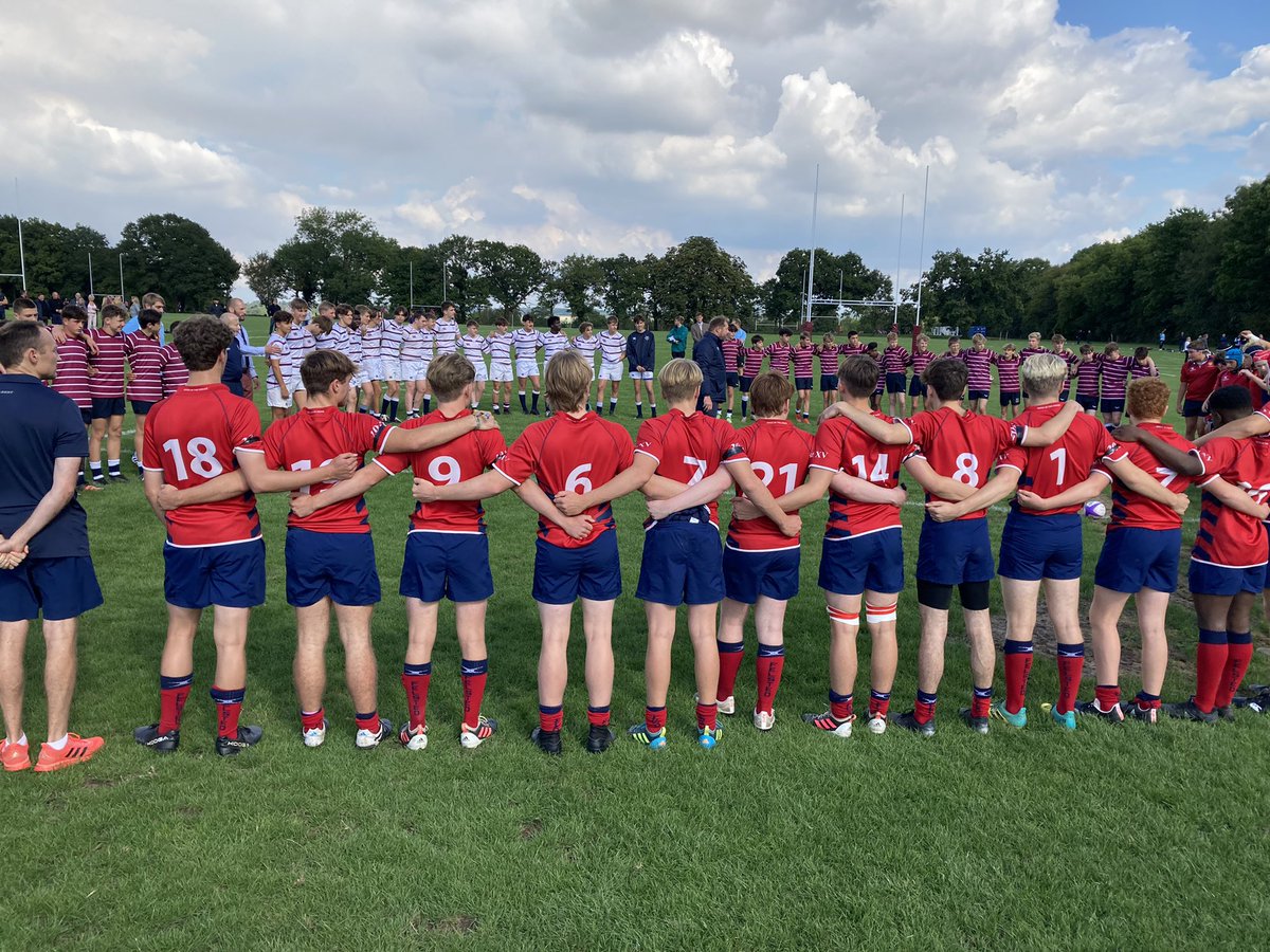An impeccably observed minute of silence from <a href="/FelstedSchool/">Felsted School</a> &amp; <a href="/HaileyburyUK/">Haileybury</a> rugby team's who today stood together before their game in remembrance of Her Late Majesty Queen Elizabeth II