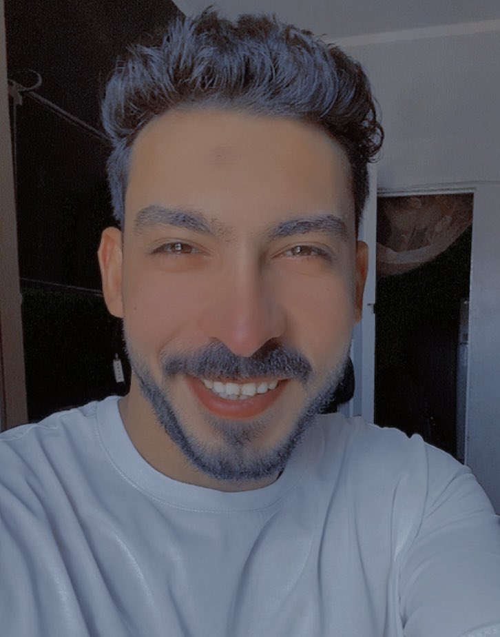 وأجعلني خفيف علي قلوب الناس فيقولون
"إننا نُحبُّ قلبه وصُحبته ورؤيته".