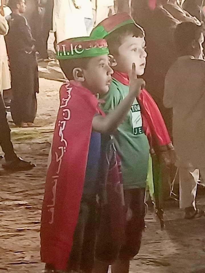 JunaidT39187013's tweet photo. وہ اگلی نسل کو بھی تیار کر چکا ہے 🇵🇰❤✌

تم لگاتے رہو اس پر فرد جرم اور مائنس ون کے فارمولے 🔥 https://t.co/dsiC5mr2kL