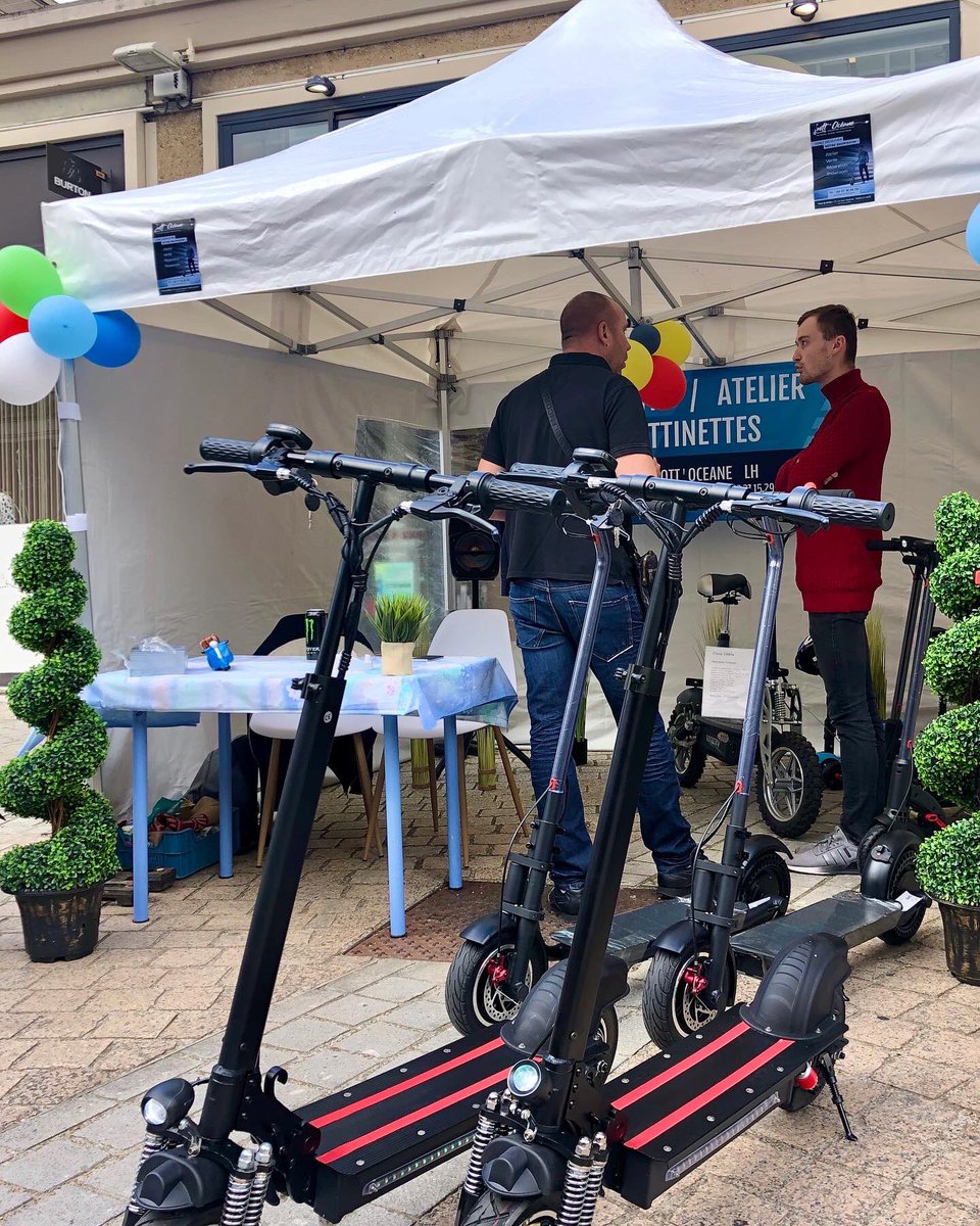 LHsansfiltre's tweet photo. Salon des mobilités #1 place #Perret
#bike #tricycles et + #skate 🛹 #bagnoles⚡️
avec :
Leregroupement (un peu🤣😍)
trott oceane #trottinetteelectrique
Et les JV & Fenious #4roues #coque 🚀 https://t.co/tcG599zSds
