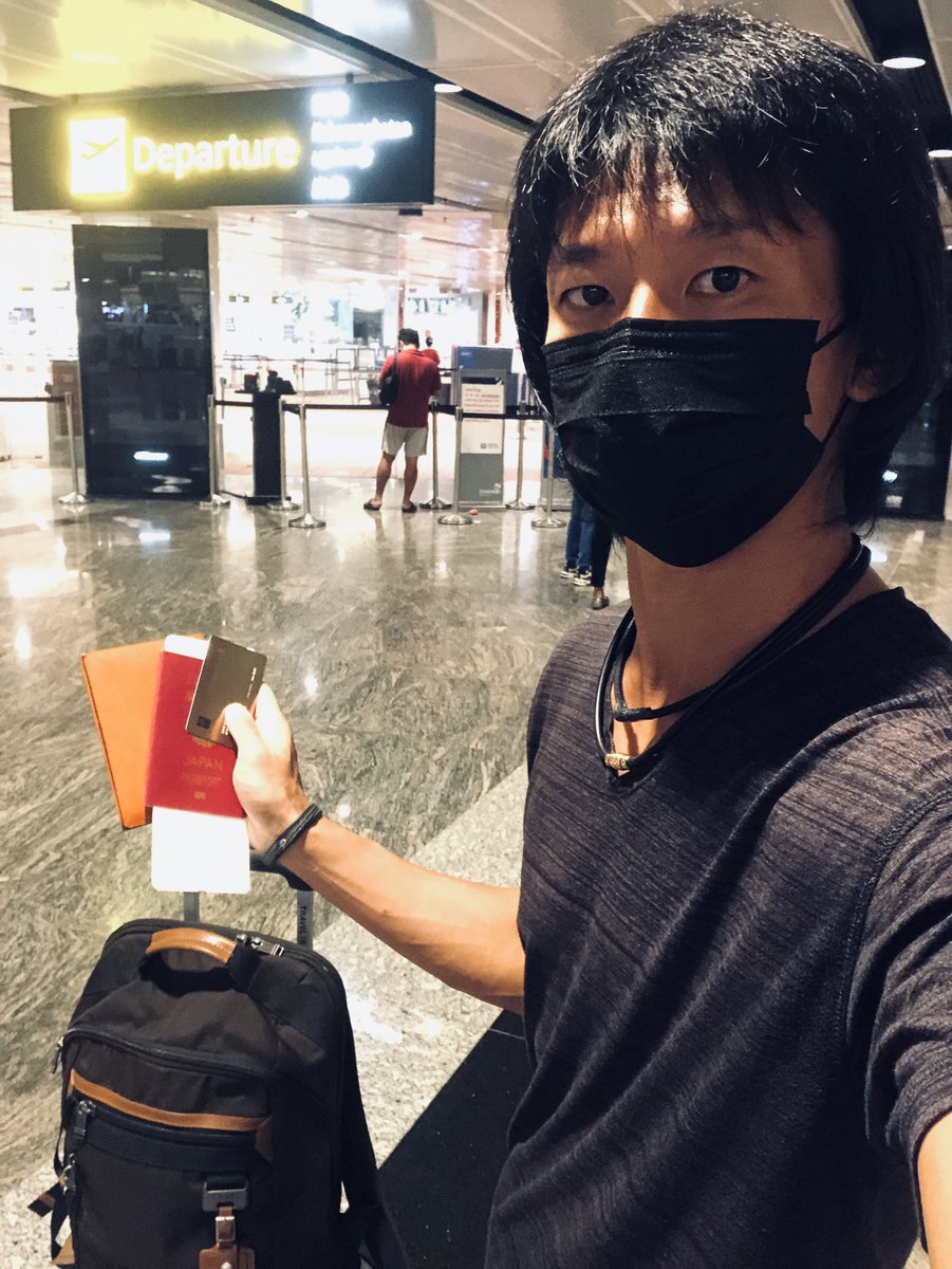 IdealLifeSeeker's tweet photo. Relaxing, but cannot relax too much to miss the flight, busy time pre-COVID has returned with mixed feelings #CreatingChemistry
マッサージチェアで癒され、
少し雑誌読みながら、
ダブルエスプレッソを
コロナ前の出張三昧の日々を思い出す
川村真琴風に言うと、なんかHappy&Sadですかね https://t.co/AYxRkArT4B