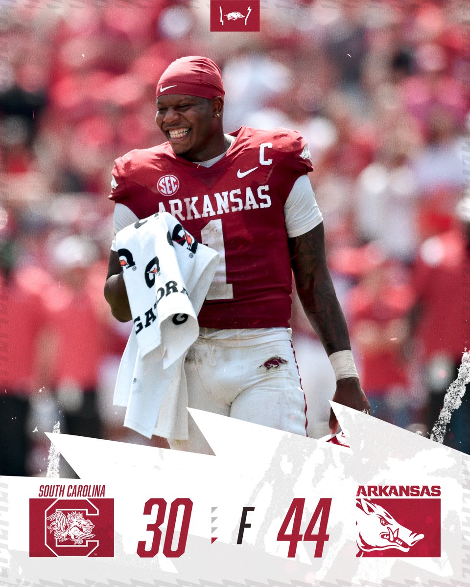 RazorbackFB's tweet photo. Who's the commander now? https://t.co/A3QXp6mFpe