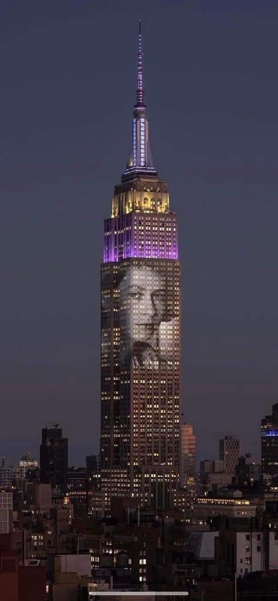 Wonderful tribute to Her Majesty the Queen by New York.