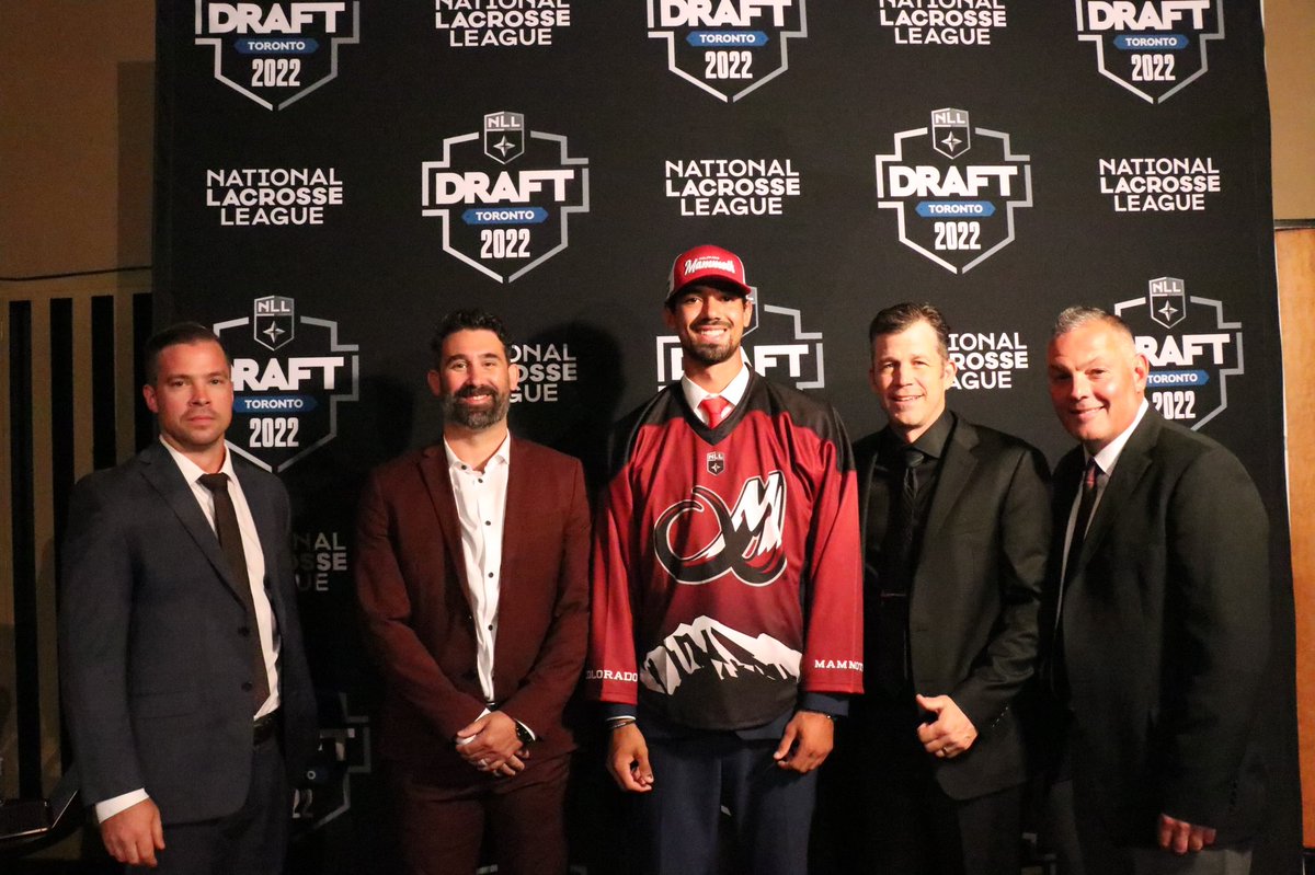 MammothLax's tweet photo. Soak it all in Owen!
#MammothDraft | #TuskUp https://t.co/vykUCXj0LI