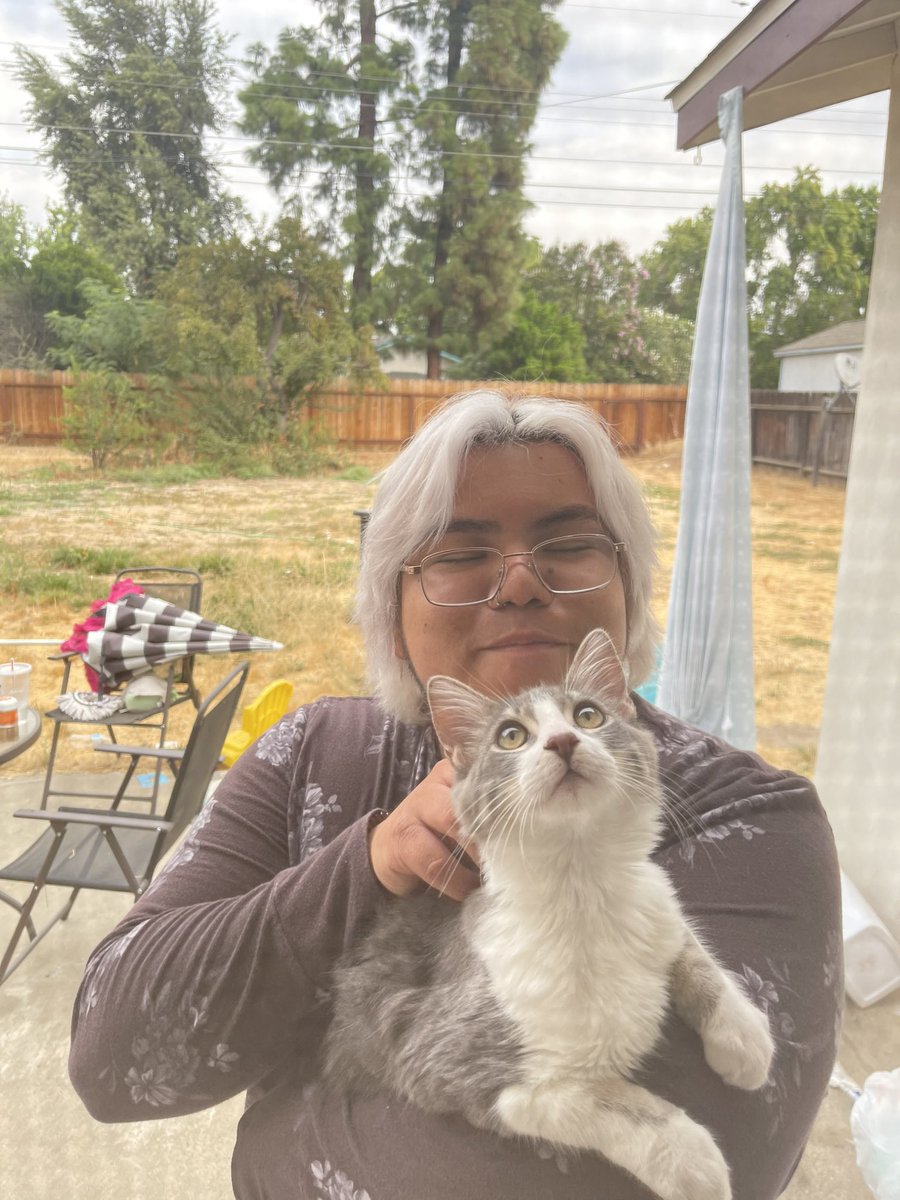 lyric5848's tweet photo. Just a bitch and a kittee kat https://t.co/FMebmWnbXZ