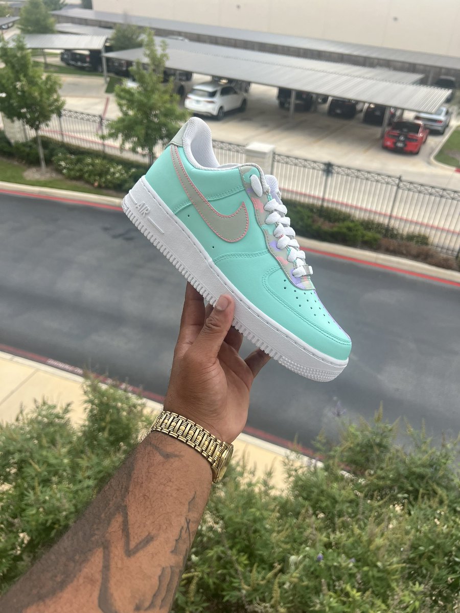 Dee_Flo5's tweet photo. Blessed is an understatement! Had the opportunity not only to do some customs for @ConceitedNYC  but also deliver them personally! #CutTheBeat @WildNOut #FlosCustoms https://t.co/w36hiaaKbE