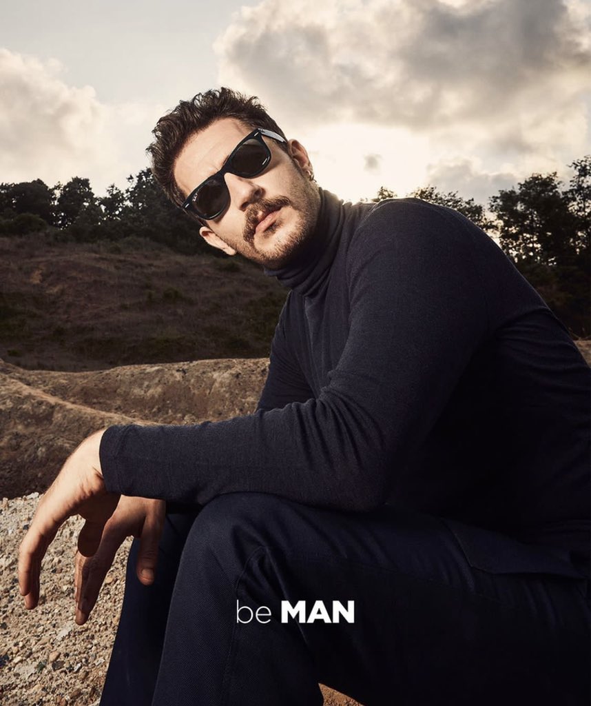 “‘Ahmet Rıfat Şungar rolün başı sonu olmaz’demişti. Ne demek istiyor demiştim yıllar evvel. Sonra sonra bastı kafama”

Bu ay beMan’de Uraz Kaygılaroğlu var! 
<a href="/Urazka/">Uraz Kaygilaroglu</a> #urazkaygılaroğlu