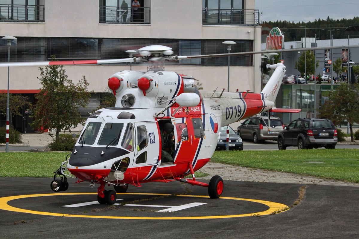 ErikTodl's tweet photo. W3A Sokol na heliportu HZS Plzen-Košutka. https://t.co/yEEE8KRKno