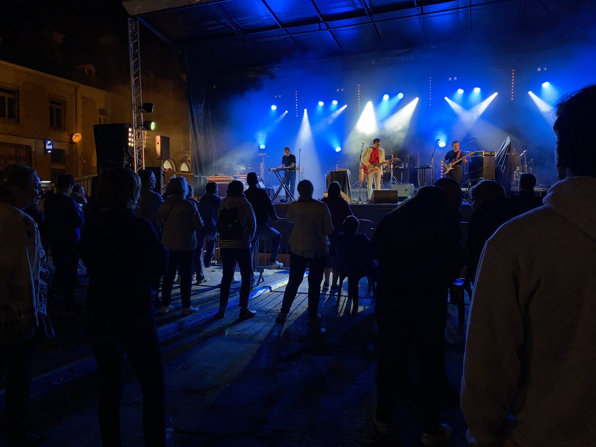 Alexandr_Maniez's tweet photo. Joseph #Chedid en concert intimiste au Grand Tintouin à #Bergues. Une très belle découverte 😃 https://t.co/Yo7jYGKTc3