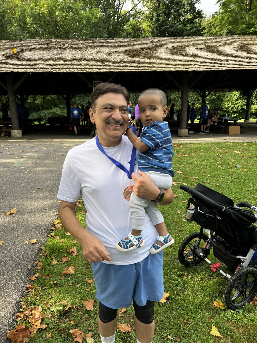 Had an awesome time at the <a href="/ClevelandClinic/">Cleveland Clinic</a> Brain Aneurysm 5k! Thanks to Tina Resser for putting on another great race for #BrainAneurysm Awareness Month, and kudos to all the #survivors who were out there today!