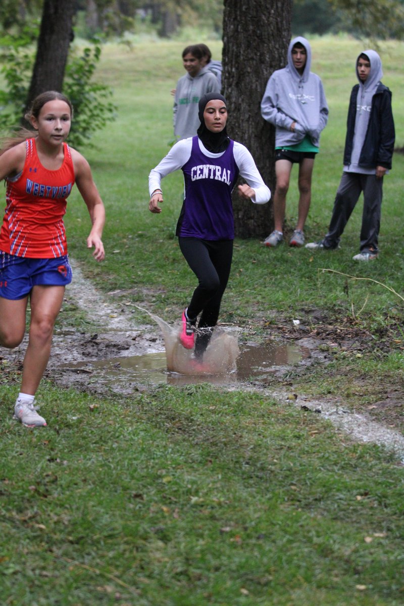 OCBroadcasting's tweet photo. A few highlights from today's @OPSCHSGXCTR meet at Walnut Grove!! #EaglesFlyHigh https://t.co/4WoX3oDhef