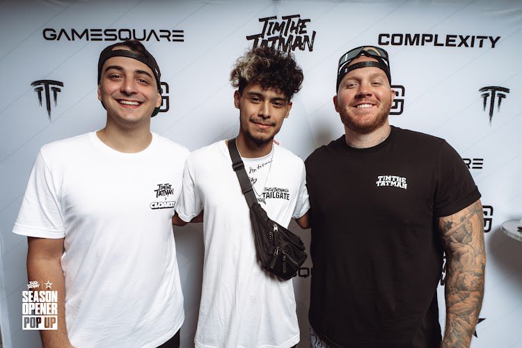 AlexThekidz115's tweet photo. Met @timthetatman and @cloakzy at the #TTTPopUp22 at @Complexity HQ!! https://t.co/IPNztvWM1L