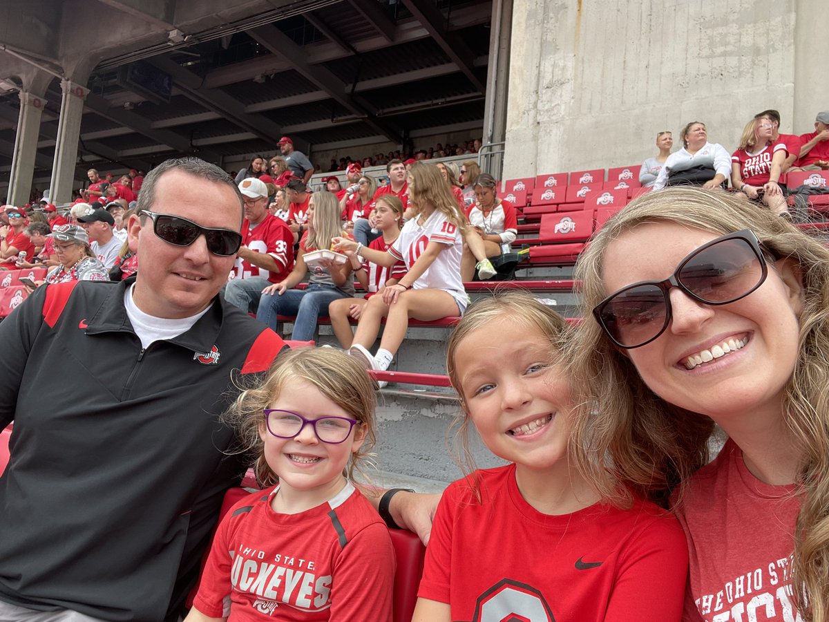 RFitzgeraldHLS's tweet image. First time for our girls to be at an OSU game!   Go Bucks!