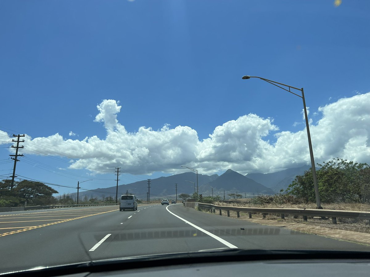 AskTheQ17's tweet photo. Let's play, spot the Angel ☁️😇☁️
#cloudpeople #cloudwatch #signsinthesky #angelcloud https://t.co/8jcXw51Tiq