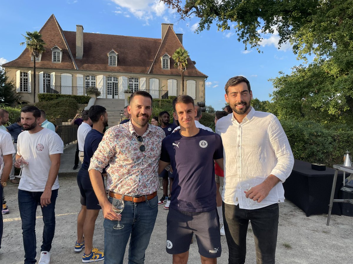AssDeNavarre's tweet photo. Félicitations au @PauFootballClub pour sa première victoire de la saison. On est lancé 🚀 on ne s’arrête plus 💪#TeamADN https://t.co/Er48VHZKBW