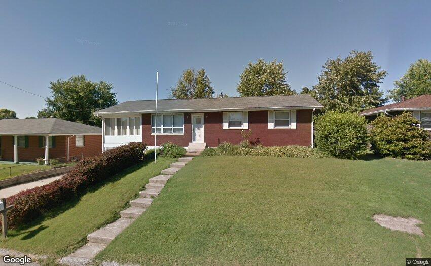 REMAXAllianceIL's tweet photo. Do you know someone looking for a great #property in #PontoonBeach? #realestate https://t.co/PHNR3qgcof https://t.co/Mh1JRrT0II