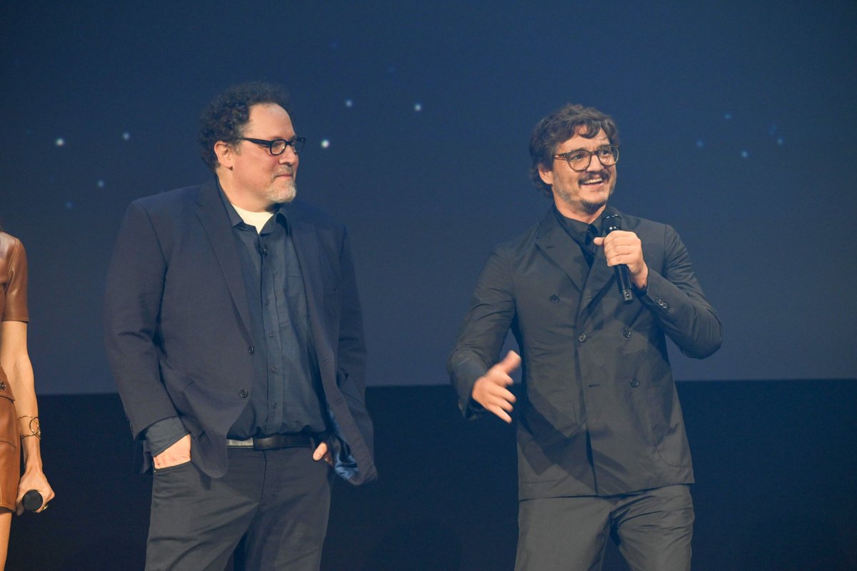 pascal_network's tweet image. First look at @PedroPascal1 &amp;amp; @Jon_Favreau in #D23Expo
